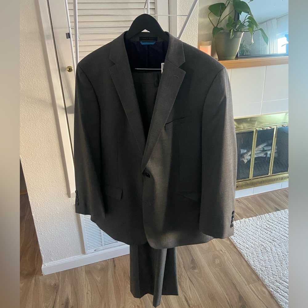 Van Huesen Suit